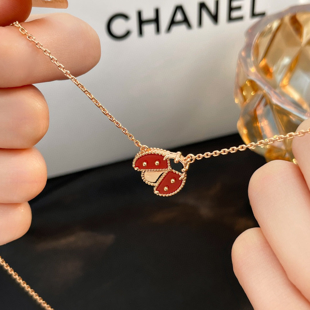 [Kincade Jewelrys] COLLIER COCCINELLE CORNALINES PORTE-BONHEUR
