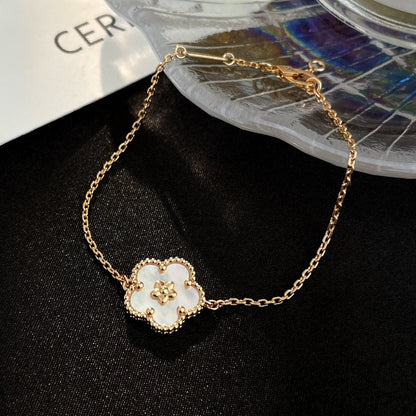 [Kincade Jewelrys]LUCKY WHITE MOP PLUM BLOSSOM  BRACELET