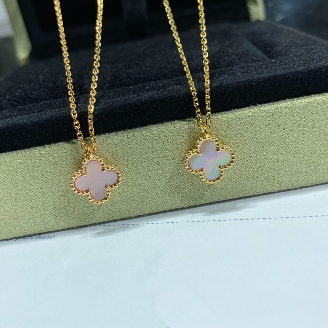[Kincade Jewelrys] Collier à fleur unique en nacre rose Clover 15 mm