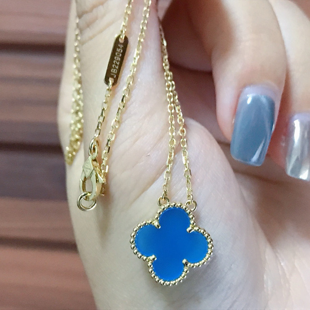 [Kincade Jewelrys] COLLIER EN AGATE BLEUE TRÈFLE 15 MM