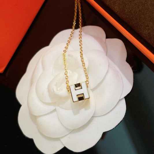 [Kincade Jewelrys] Collier carré blanc en or H