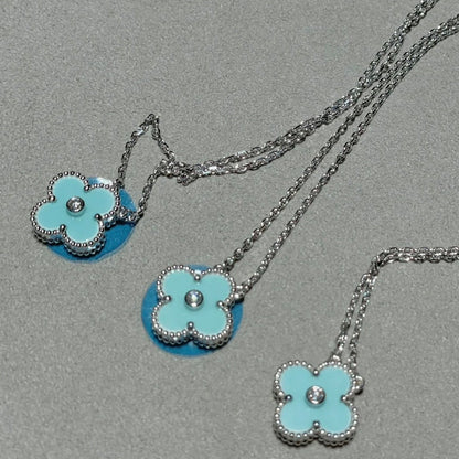[Kincade Jewelrys] COLLIER CLOVER 1 DIAMANT BLEU CLAIR EN ARGENT