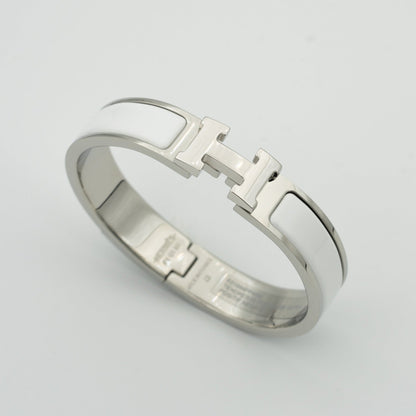 [Kincade Jewelrys]H WHITE BRACELET