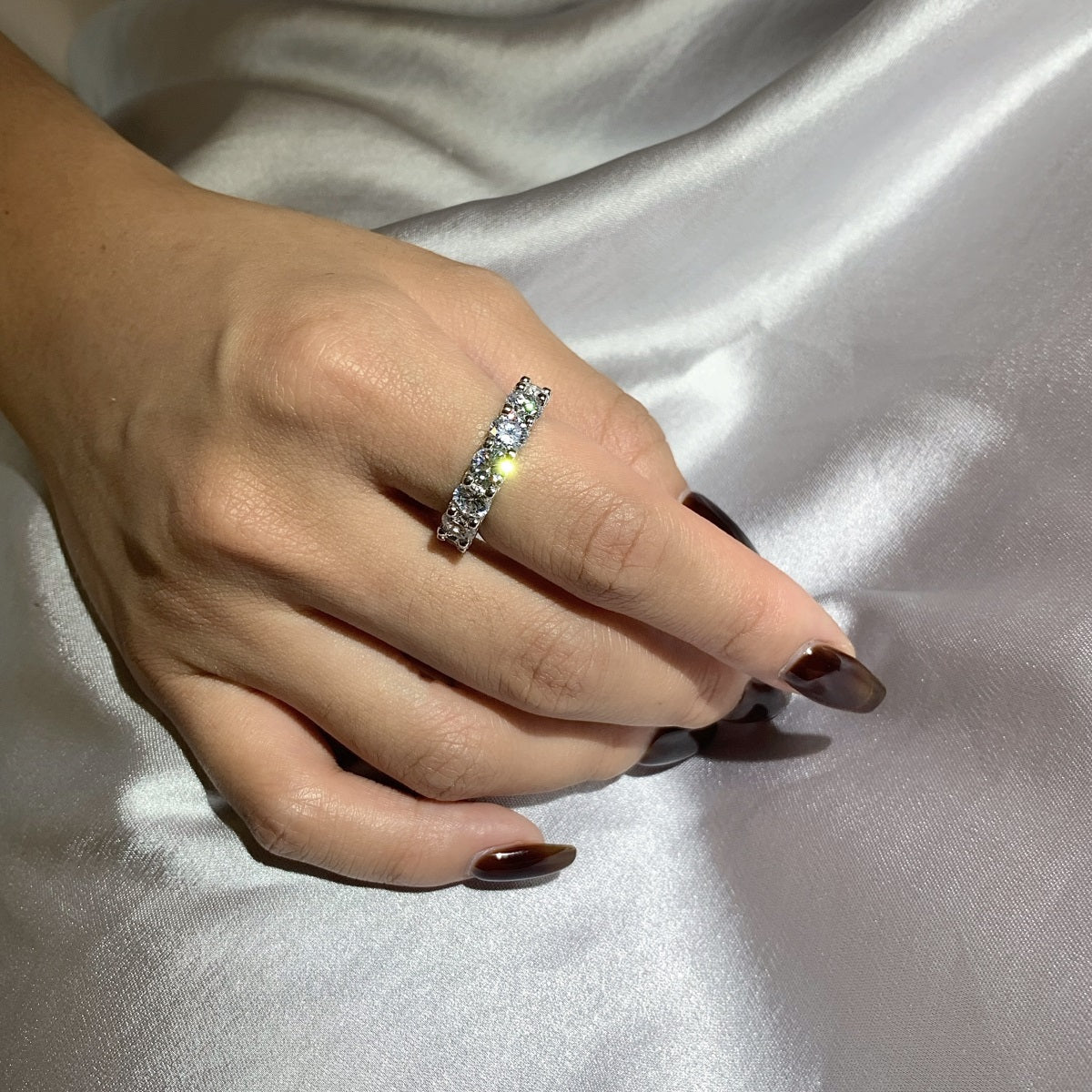 [Kincade Jewelry] Superbe bague tennis ronde