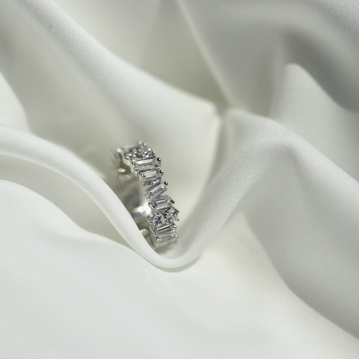 [Kincade Jewelrys] Bague tennis délicate à formes multiples