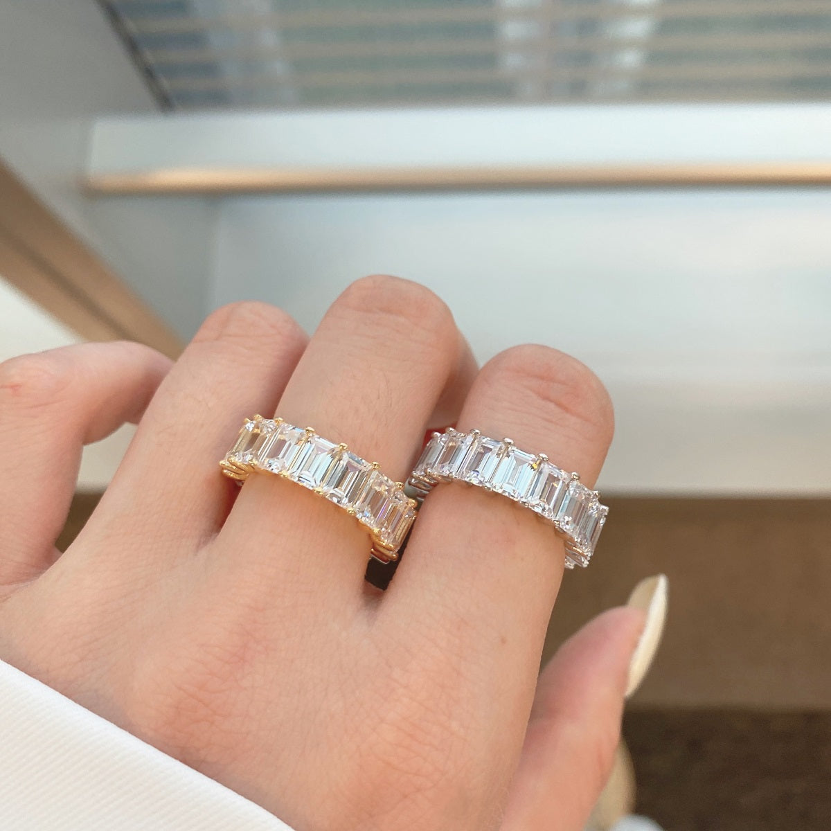 [Kincade Jewelry] Bague tennis élégante taille émeraude de 0,75 carat