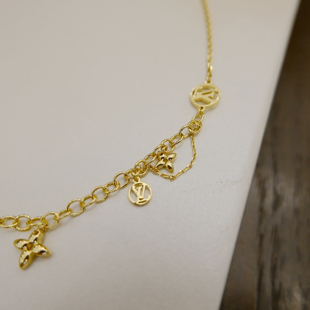 [Kincade Jewelrys] COLLIER BLOOMING SOUPLE EN LAITON