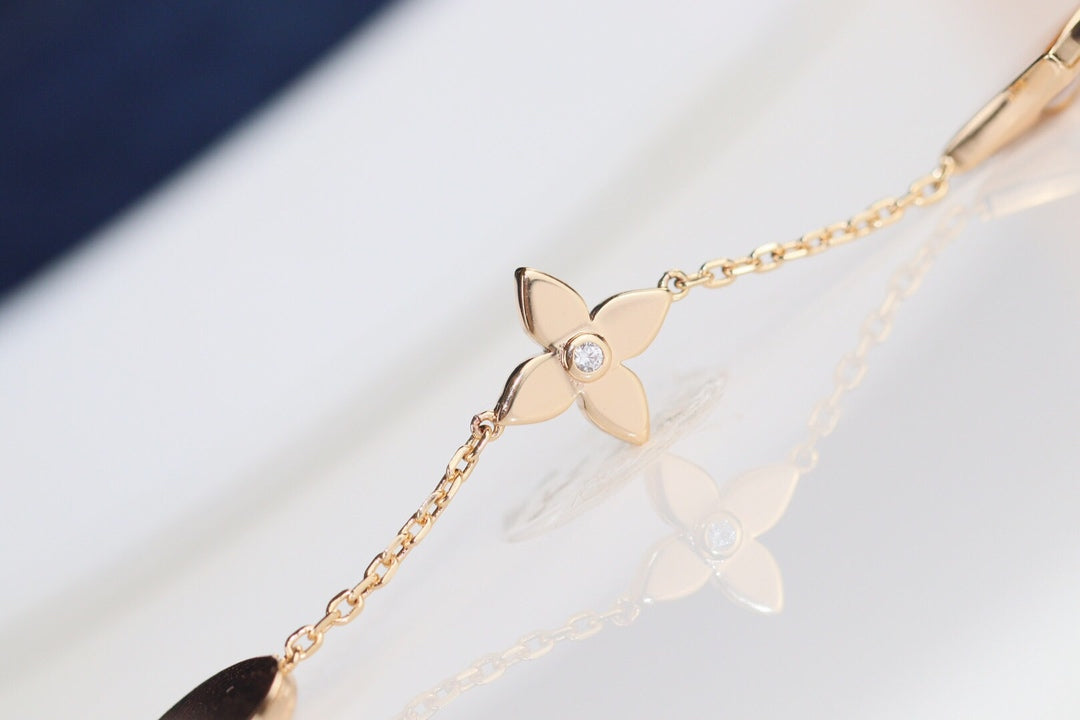 [Kincade Jewelrys] Bracelet en forme de trèfle à feuilles