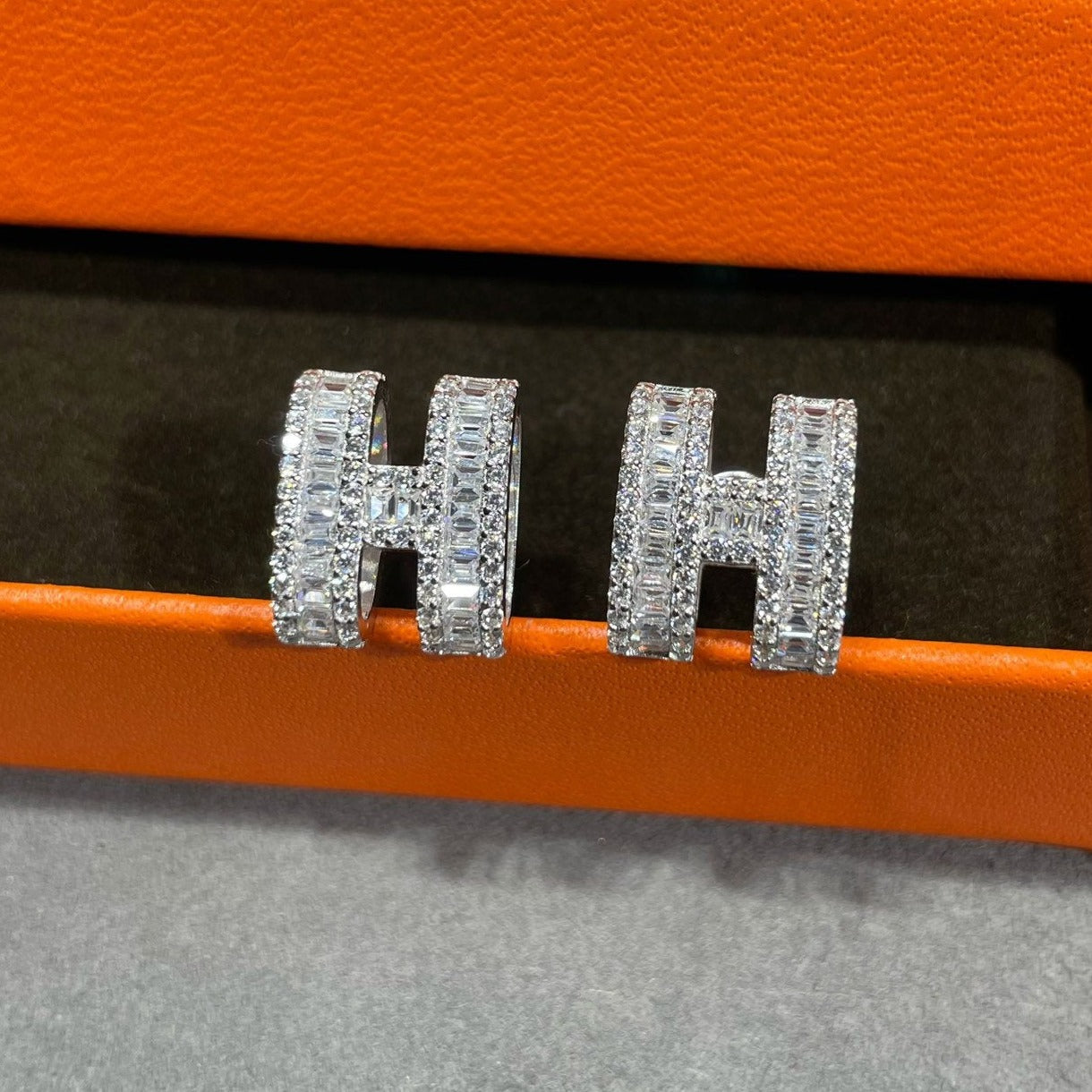 [Kincade Jewelrys]Boucles d'oreilles H avec diamants en argent