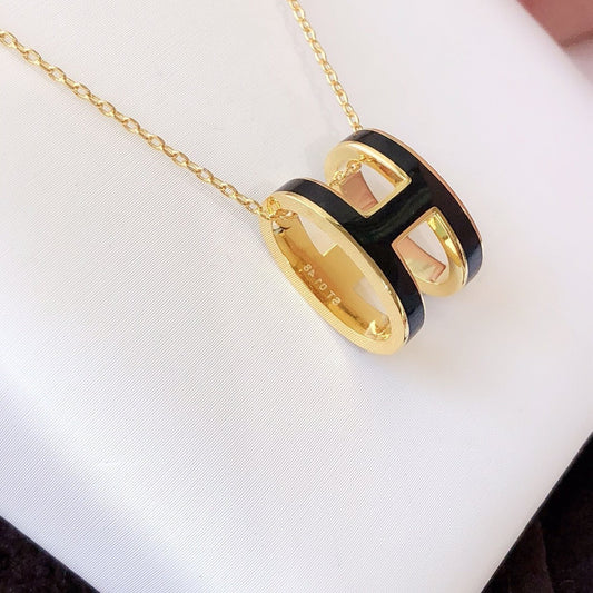 [Kincade Jewelrys] Collier en or émaillé noir HM CLIC