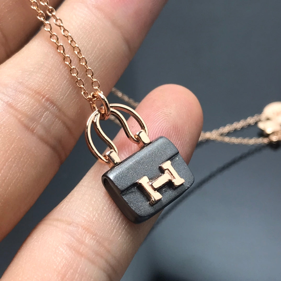 [Kincade Jewelrys] COLLIER PENDENTIF HM AMULETTES CONSTANCE POUR FEMME