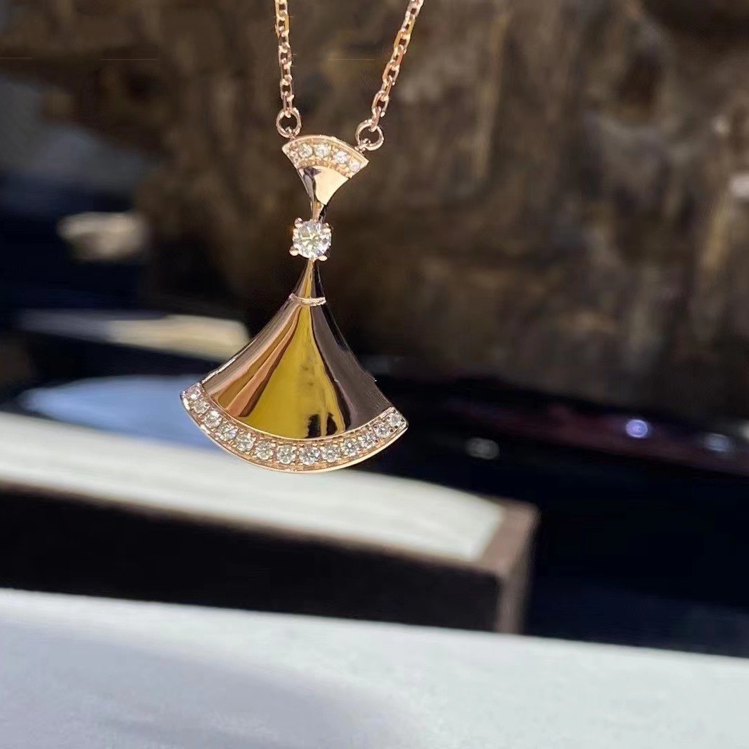 [Kincade Jewelrys] COLLIER DREAM OR ROSE DIAMANT