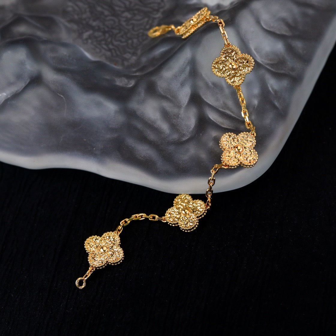 [Kincade Jewelrys] Bracelet bronzant à 5 motifs Clover 