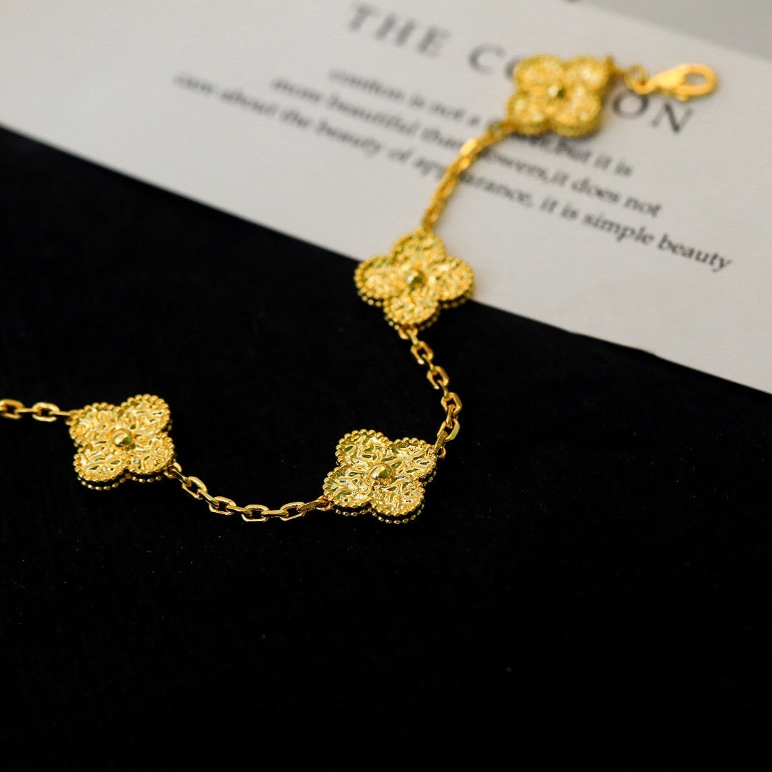 [Kincade Jewelrys] Bracelet bronzant à 5 motifs Clover 
