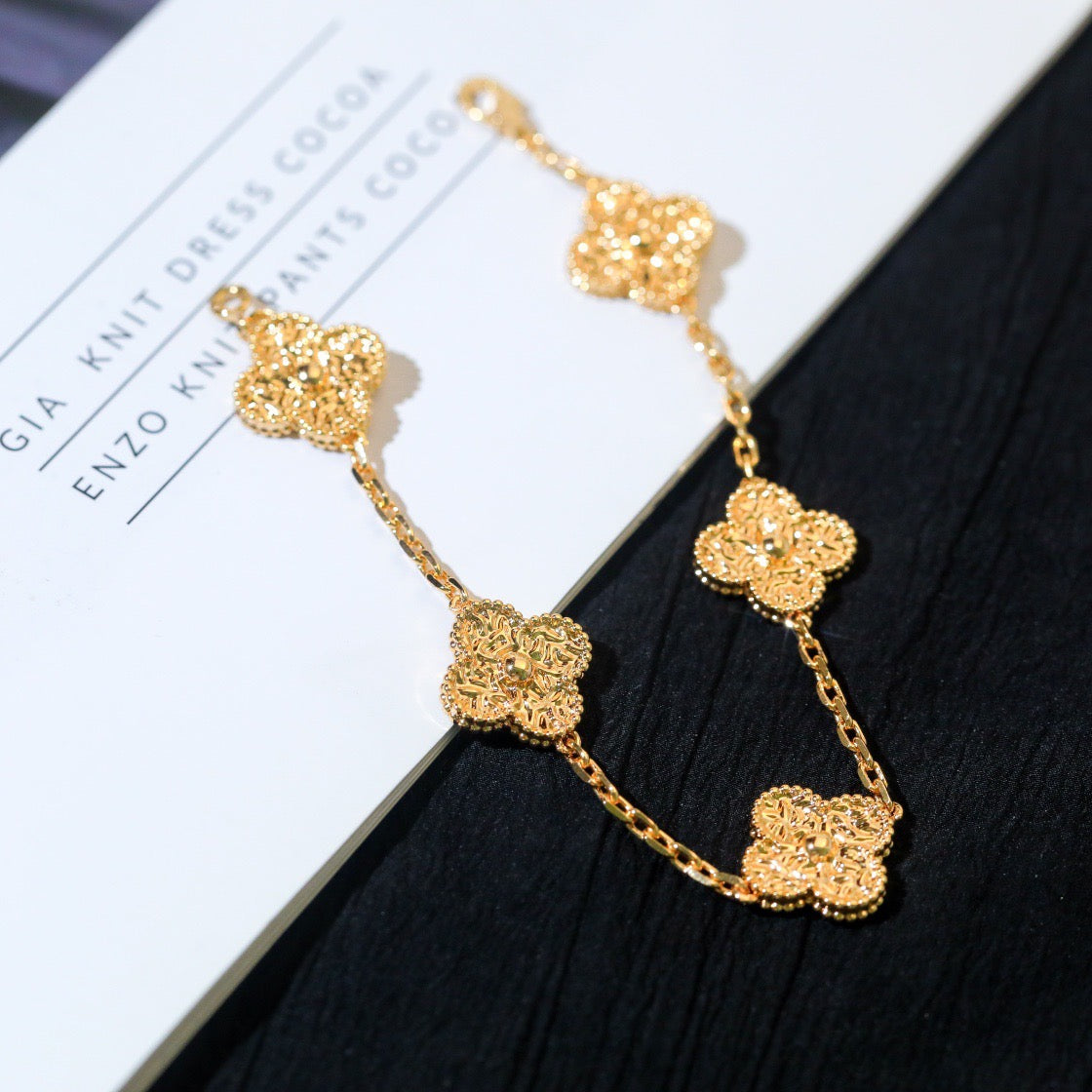 [Kincade Jewelrys] Bracelet bronzant à 5 motifs Clover 