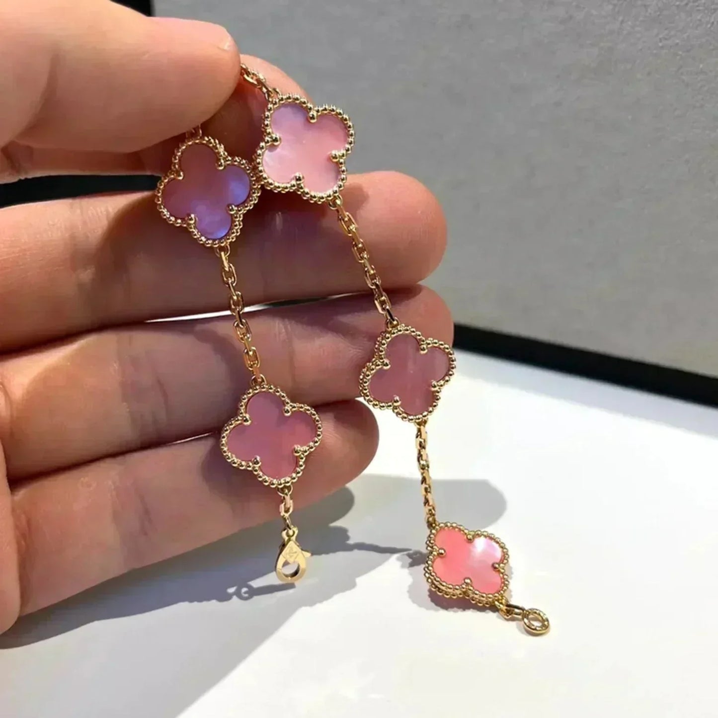 [Kincade Jewelrys] Bracelet en nacre rose CLOVER 5