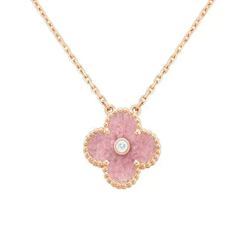 [Joyas Kincade] COLLAR DE RODONITA CON DIAMANTES Y TRÉBOL DE 15 MM