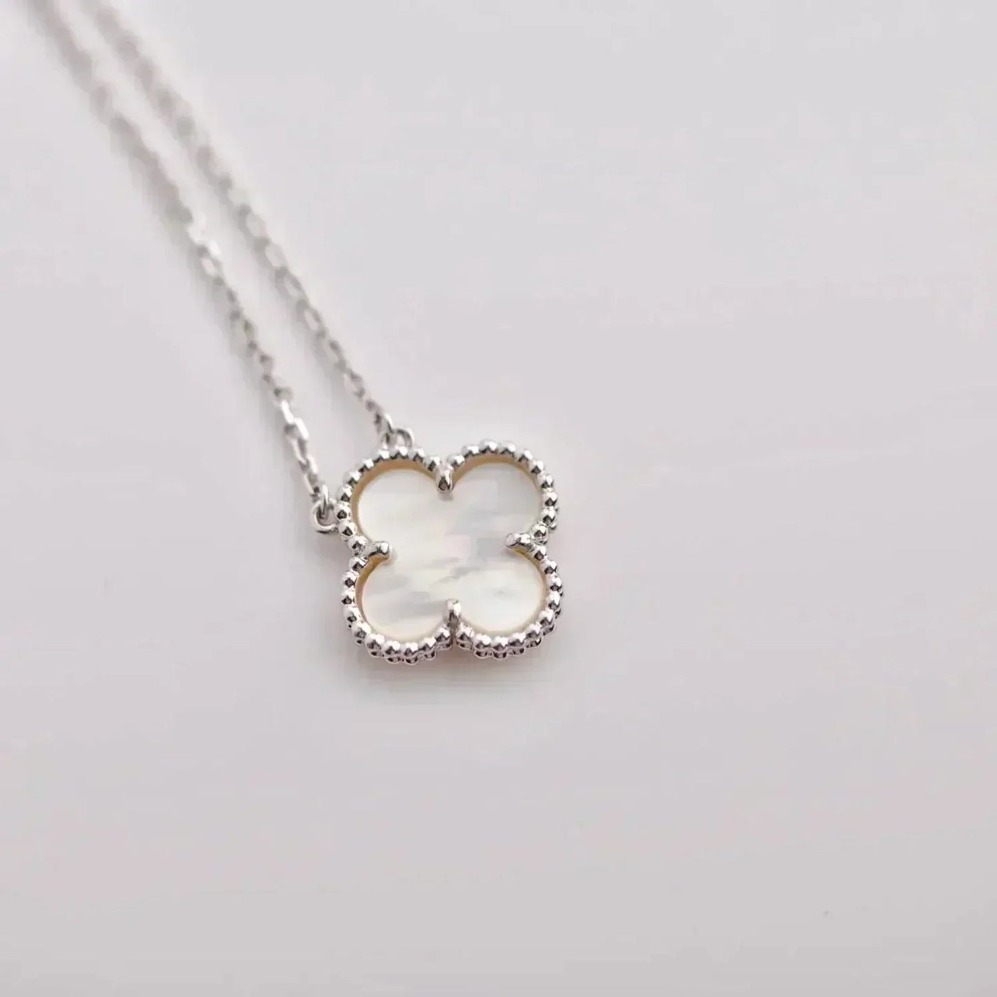 [Kincade Jewelrys] CLOVER 15MM NACRE BLANCHE ARGENT