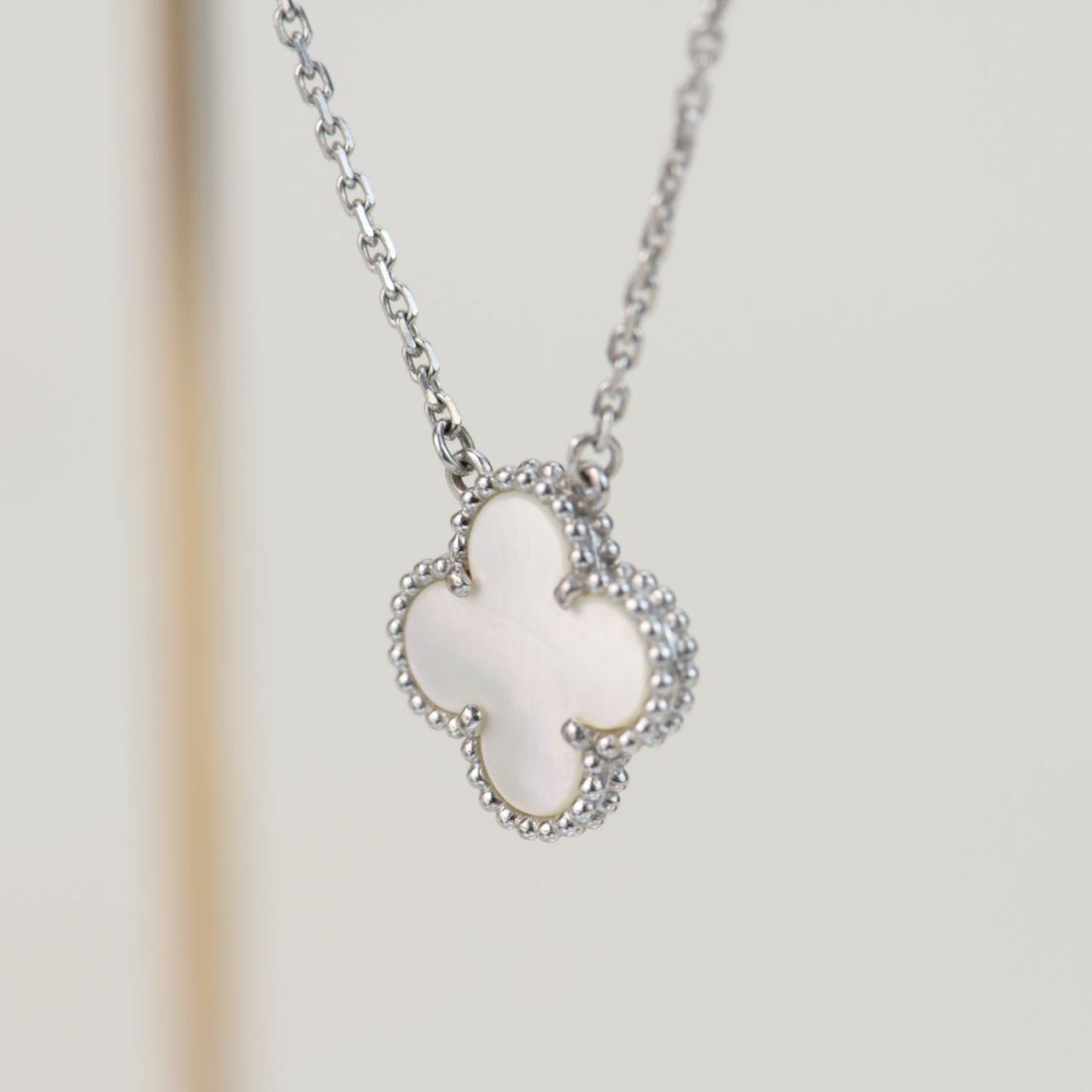 [Kincade Jewelrys] CLOVER 15MM NACRE BLANCHE ARGENT