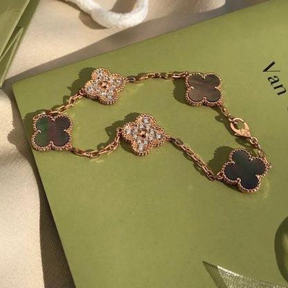 [Kincade Jewelrys] Bracelet en diamants gris à 5 motifs de trèfle