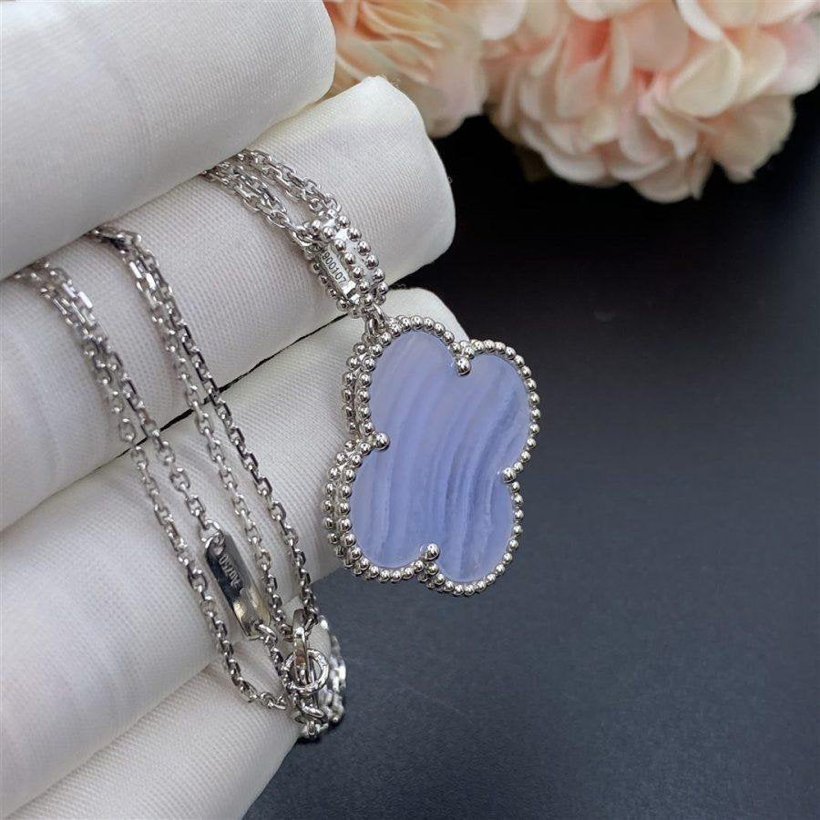 [Kincade Jewelrys]CLOVER SILVER CHALCEDONY BIG CLOVER NECKLACE