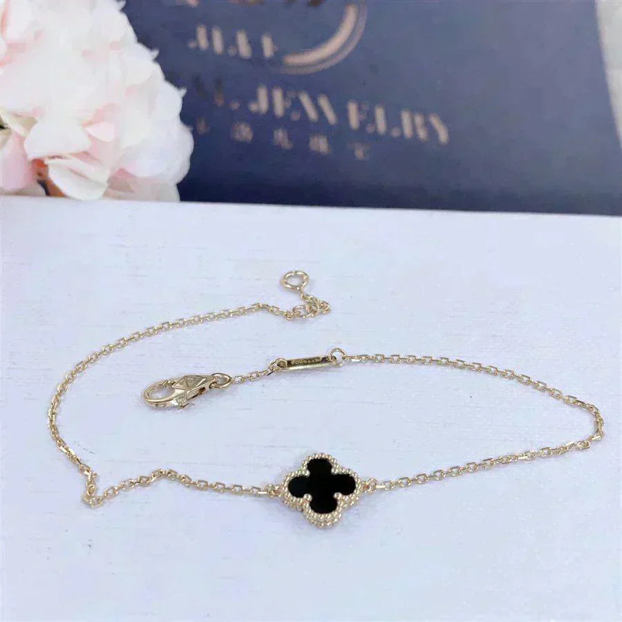 [Kincade Jewelrys] Bracelet fleur unique en onyx et trèfle