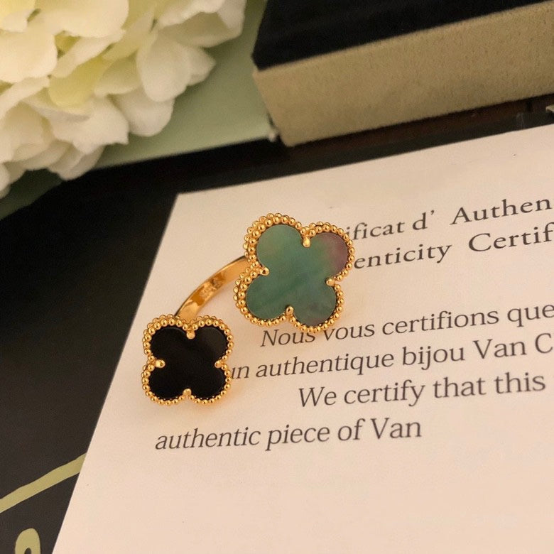 [Kincade Jewelrys]CLOVER BETWEEN THE FINGER RING