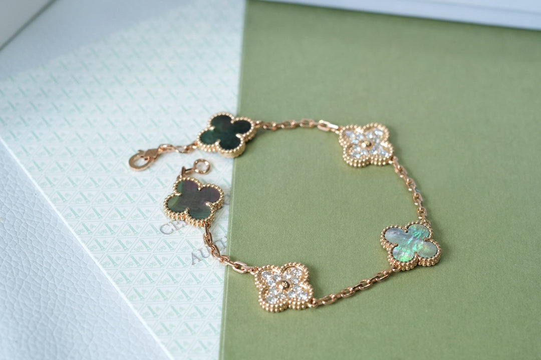 [Kincade Jewelrys] BRACELET EN OR ROSE À 5 MOTIFS, NACRE FONCÉE ET DIAMANTS