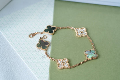 [Kincade Jewelrys] BRACELET EN OR ROSE À 5 MOTIFS, NACRE FONCÉE ET DIAMANTS