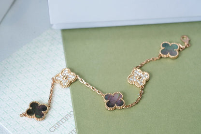 [Kincade Jewelrys] BRACELET EN OR ROSE À 5 MOTIFS, NACRE FONCÉE ET DIAMANTS