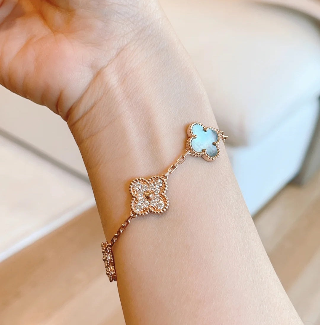 [Kincade Jewelrys] BRACELET EN OR ROSE À 5 MOTIFS, NACRE FONCÉE ET DIAMANTS
